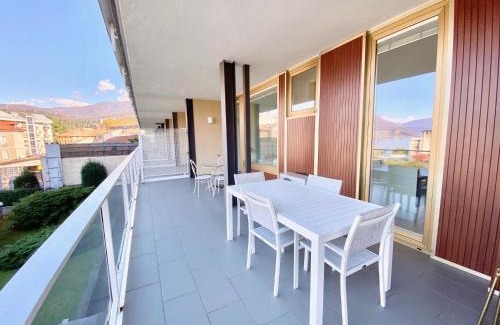 Luino Apartamento | Appartamento Palazzo di Vetro