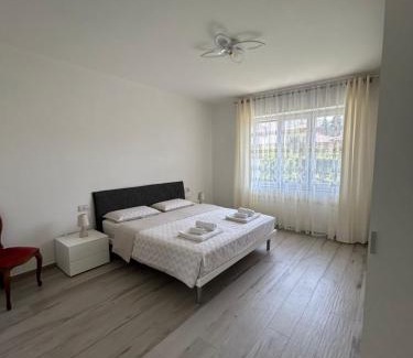 Luino Apartamento | Appartamento Rajmonda