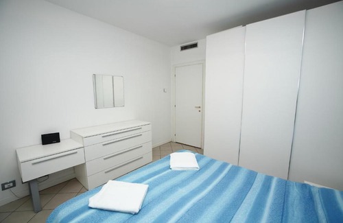 Pavia Apartamento | Appartamento Yana
