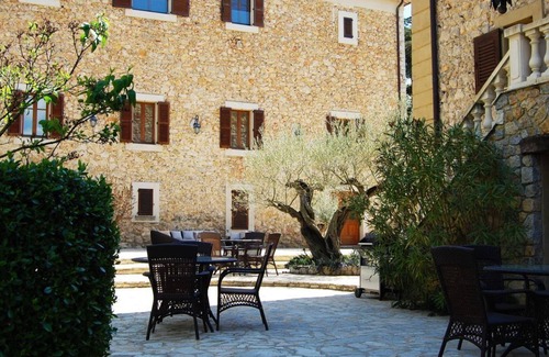 Ampus Apartamento | Apparte en alquiler en la hermosa zona de Var. Piscina infinita y mini gol