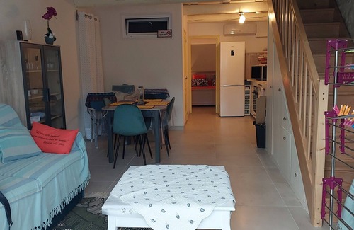 St.-Remy-de-Provence Apartamento | Appartement en Rez-de-chaussée Avec une Cour Fermée : Lou Dormidou D'eleno !