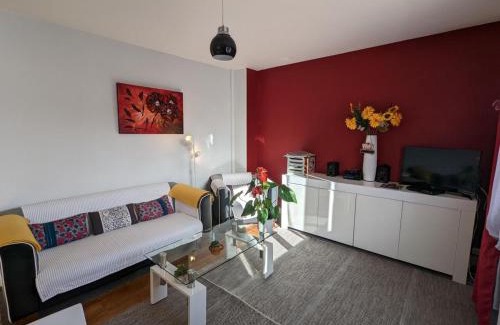 Barbezieux-Saint-Hilaire Apartamento | Appartement cosy avec terrasse et jardin privatif, à 5 min du centre-ville de Barbezieux. - FR-1-653-196
