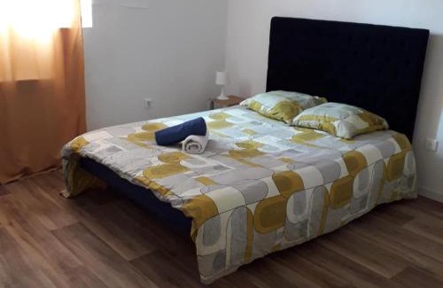Saint-Leonard-de-Noblat Apartamento | Appartement agreable Hugo 2