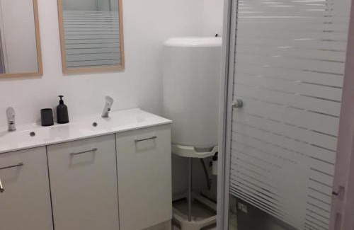Saint-Leonard-de-Noblat Apartamento | Appartement agreable Hugo 2