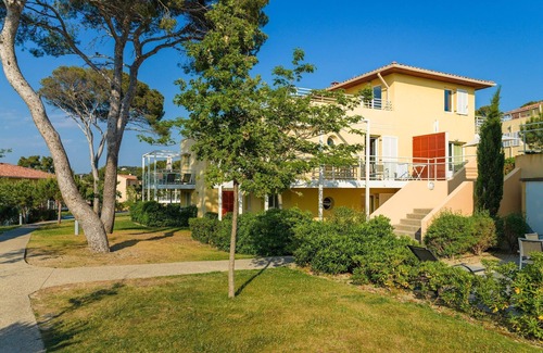 Le Brusc Condominio | Appartement spacieux sur 2 étages près de la plage