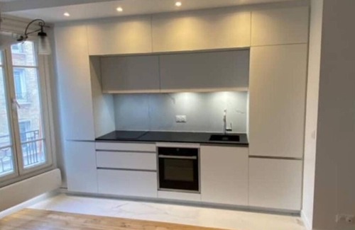 Republique–Point-du-Jour Apartamento | Appartement Contemporain Entièrement Rénové Récemment, Élégant et Lumineux