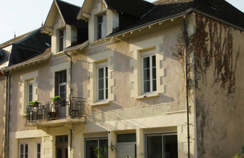 Chateauneuf-la-Foret Apartamento | Appartement Maison Tarrade. Dans le Centre Bourg