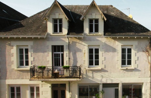Chateauneuf-la-Foret Apartamento | Appartement Maison Tarrade. Dans le Centre Bourg