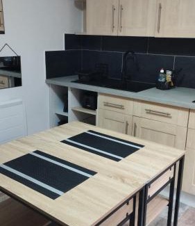Les Adrets-de-l'Esterel Apartamento | appartement 1 étoile paisible et son jardin privé