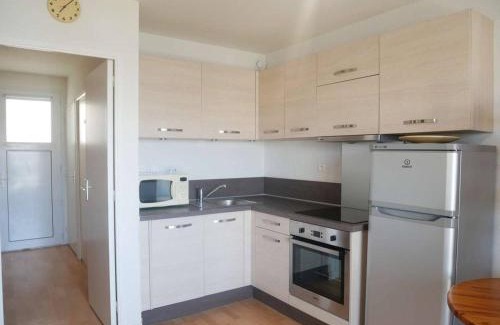 Etel Apartamento | Appartement 2P. avec Vue Port, Tennis, Piscine Chauffée, Parking - À 600m de la Plage et Centre Nautique - FR-1-479-37
