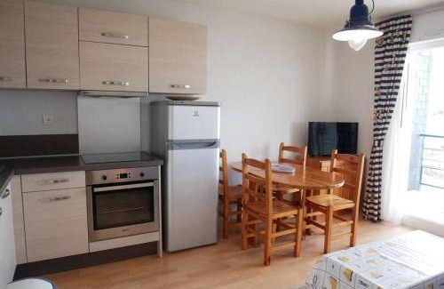 Etel Apartamento | Appartement 2P. avec Vue Port, Tennis, Piscine Chauffée, Parking - À 600m de la Plage et Centre Nautique - FR-1-479-37