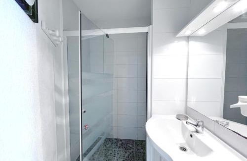 Sete Apartamento | Appartement 2P cabine, face plage, clim, parking privatif - FR-1-338-609