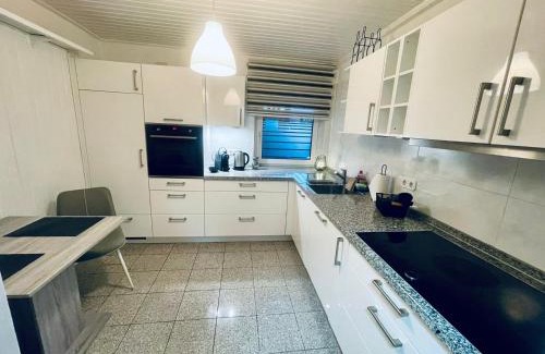 Thiede Apartamento | Appartement 3 - geräumige Wohnung mit eigener Küche, Bad und Gartenblick