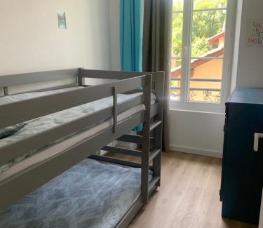 Loures-Barousse Apartamento | Appartement 3chambres avec jardin partagé