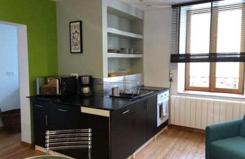 Fay Apartamento | Appartement 40m² lumineux avec cuisine équipée, Wi-Fi gratuit, proche mairie et église à Fay - FR-1-410-301