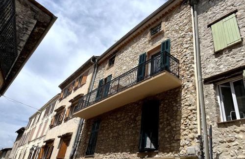 La Colle-sur-Loup Apartamento | Appartement 56m2 avec balcon en coeur de village