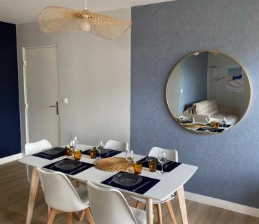 Blonville-sur-Mer Apartamento | Appartement 65m2 avec balcon vues partielles mer à 150m de la plage et centre, wifi et parking privé