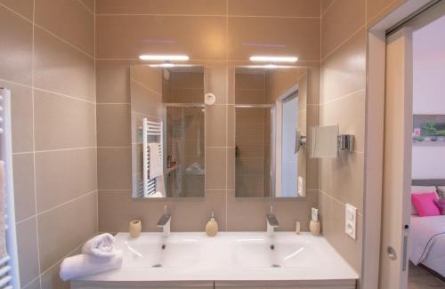 Ile de Nantes Palais des Congres Apartamento | Appartement 90m2-Roof Top privé 100m2-Parking privé-Clim mobile