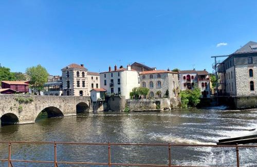 Clisson Apartamento | Appartement atypique avec wifi au cœur de Clisson - FR-1-306-1310