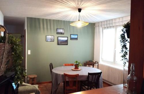 Campan Apartamento | Appartement au cœur du village de campan