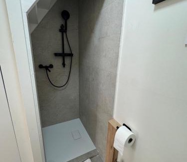 Vitrolles Apartamento | Appartement au calme au bord l'étang