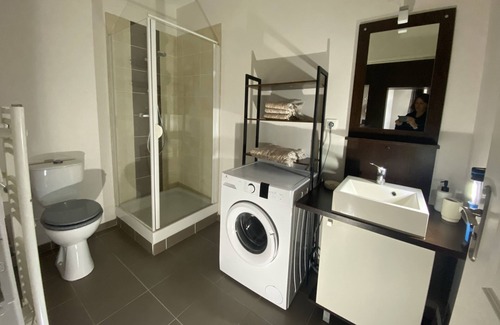 Auxerre Apartamento | Appartement au Calme Dans un bel Hôtel Particulier, Place de Lhôtel de Ville