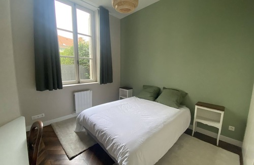 Auxerre Apartamento | Appartement au Calme Dans un bel Hôtel Particulier, Place de Lhôtel de Ville