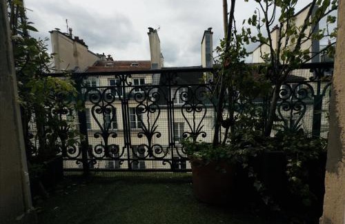 3rd Arrondissement Apartamento | Appartement avec balcon