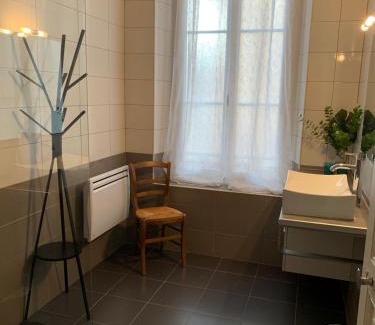 Loures-Barousse Apartamento | Appartement avec jardin