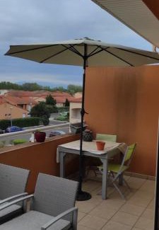 Saint-Esteve Apartamento | Appartement avec grande terrasse à 15 mn de la mer