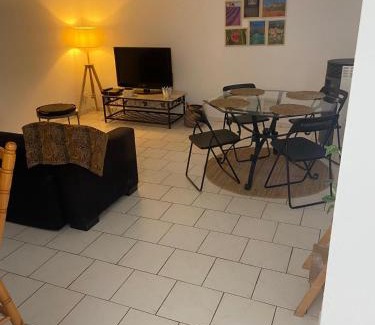 Salernes Apartamento | Appartement avec jardin