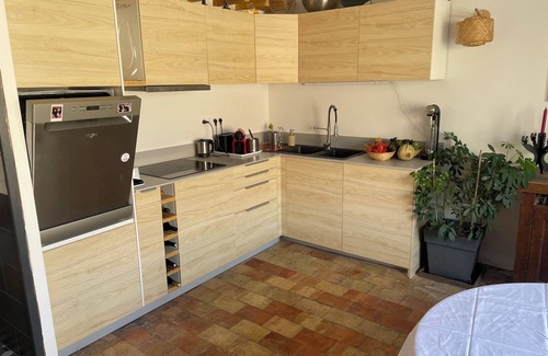 Lambesc Apartamento | Appartement Avec Terrasse