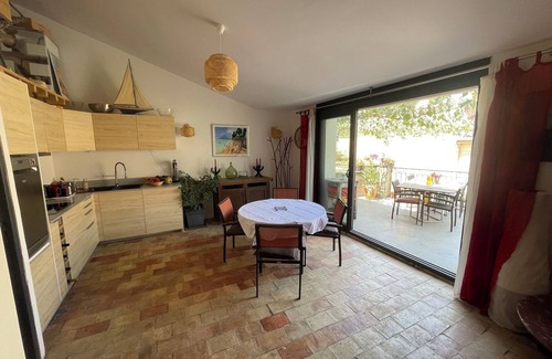 Lambesc Apartamento | Appartement Avec Terrasse