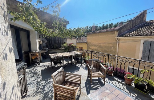Lambesc Apartamento | Appartement Avec Terrasse