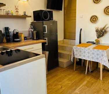 Cadenet Apartamento | Appartement avec terrasse arborée proche LOURMARIN