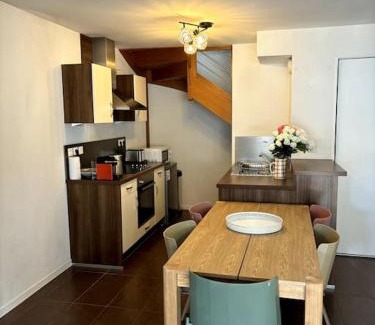 Anthy-sur-Leman Apartamento | Appartement calme avec balcon