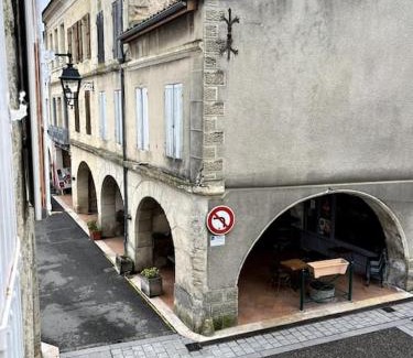 Gontaud Apartamento | Appartement centre historique Monségur