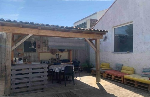 Saintes Apartamento | Appartement Centre Ville Avec Piscine et Jacuzzi