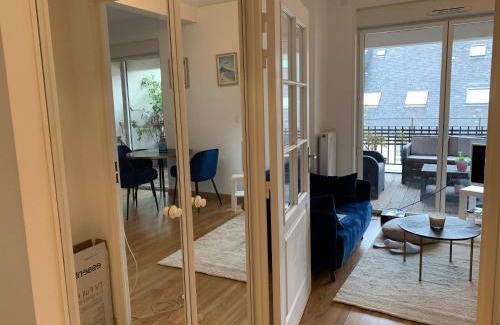 Bourg-l'Eveque Apartamento | APPARTEMENT CENTRE VILLE AVEC TERRASSE ET PARKING SECURISE