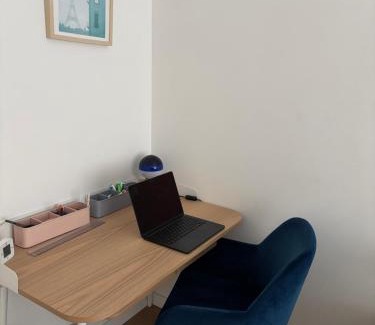 Bourg-l'Eveque Apartamento | APPARTEMENT CENTRE VILLE AVEC TERRASSE ET PARKING SECURISE