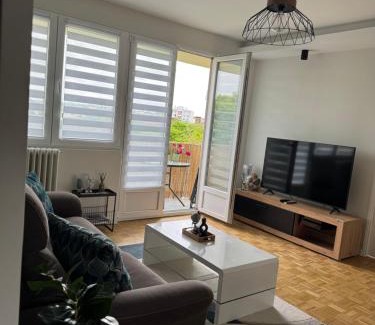Limoges Apartamento | Appartement chaleureux et spacieux T3