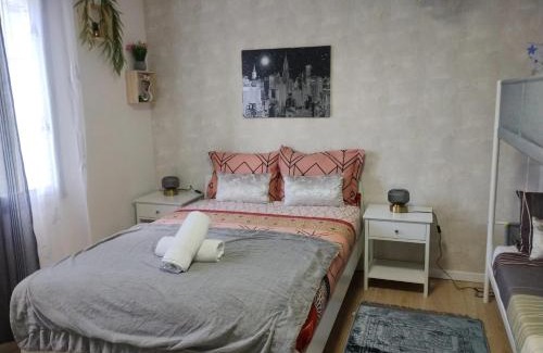 Noyers-sur-Cher Apartamento | Appartement charmant à Noyers-sur-Cher - 45 m² - Parking