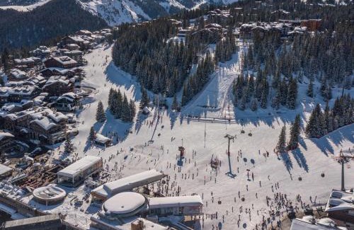 Courchevel Apartamento | Appartement charmant avec sauna et balcons à Courchevel 1850, proche pistes, pour 4 personnes - FR-1-564-94