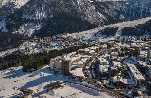 Courchevel Apartamento | Appartement charmant avec sauna et balcons à Courchevel 1850, proche pistes, pour 4 personnes - FR-1-564-94