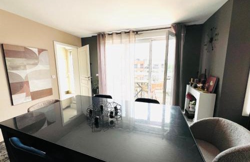Neudorf Ouest Apartamento | Appartement climatisé 3 étoiles T3 chic à Strasbourg avec billard et terrasse