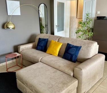 Neudorf Ouest Apartamento | Appartement climatisé 3 étoiles T3 chic à Strasbourg avec billard et terrasse