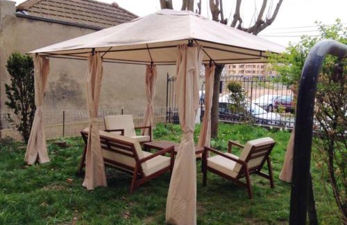 Roanne Apartamento | Appartement confortable à Roanne avec jardin et parking