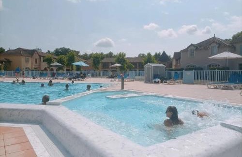 Monflanquin Apartamento | Appartement cosy à Monflanquin, 31 m² avec piscine