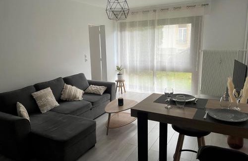 Poincare - Foch - Anatole France - Croix de Bourgogne Apartamento | Appartement cosy à Nancy - Parking privé