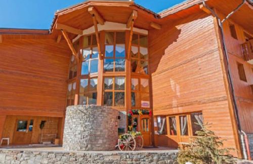 Lanslevillard Apartamento | Appartement cosy 6 personnes proche des pistes à Val Cenis avec balcon, WiFi et parking sous-sol - FR-1-508-214